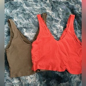 2 Arie crop tops